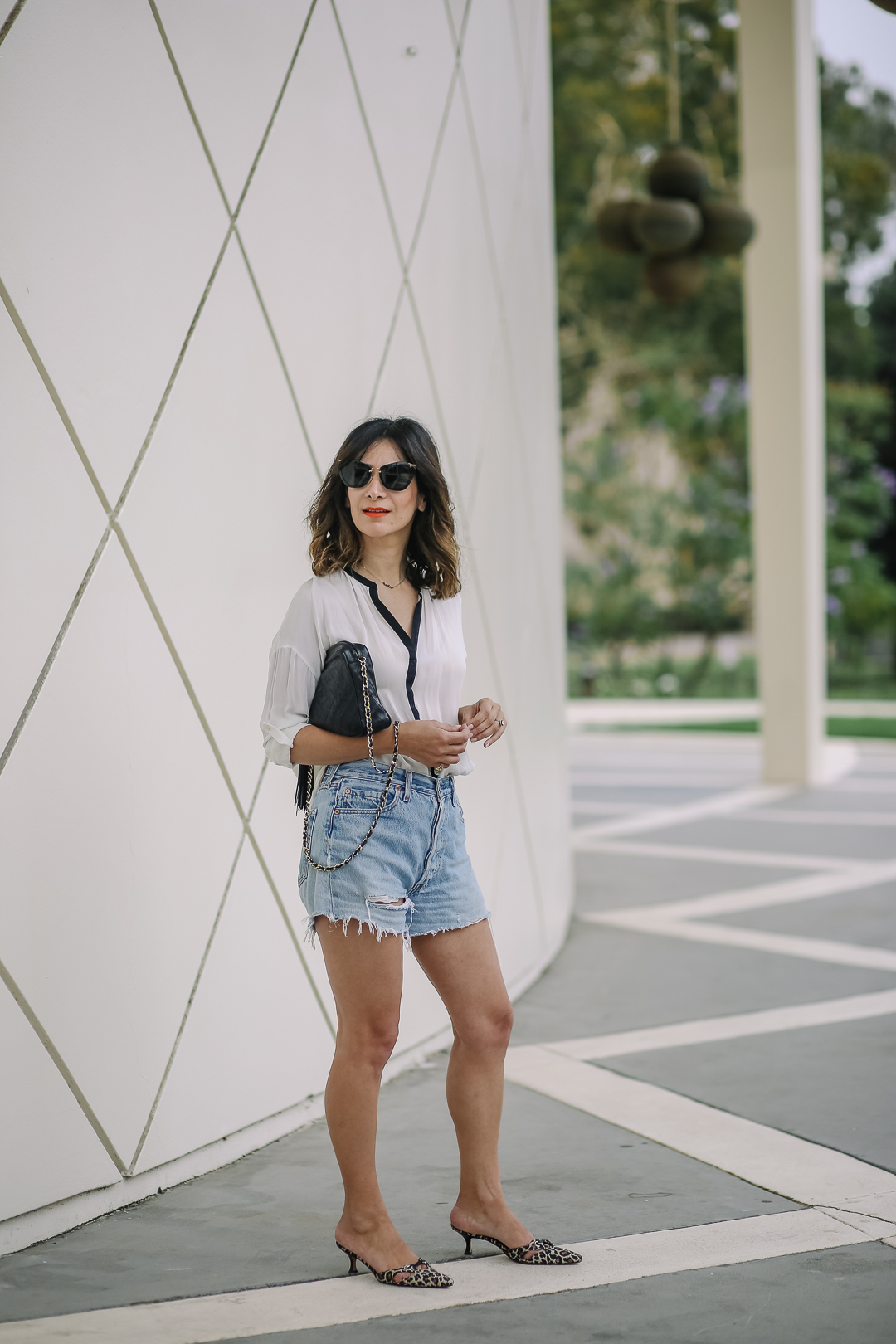 to Wear Denim Shorts Outfit Ideas 