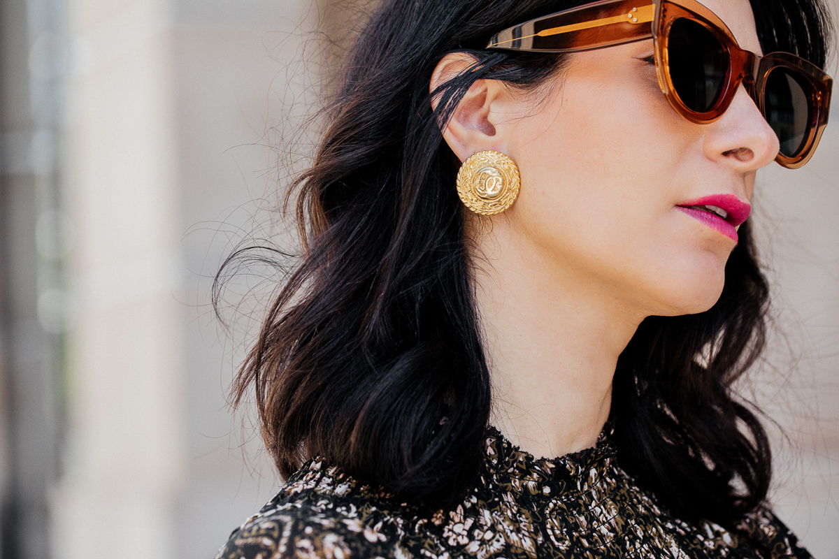 Vintage Chanel Gold Clipon Earrings  felt